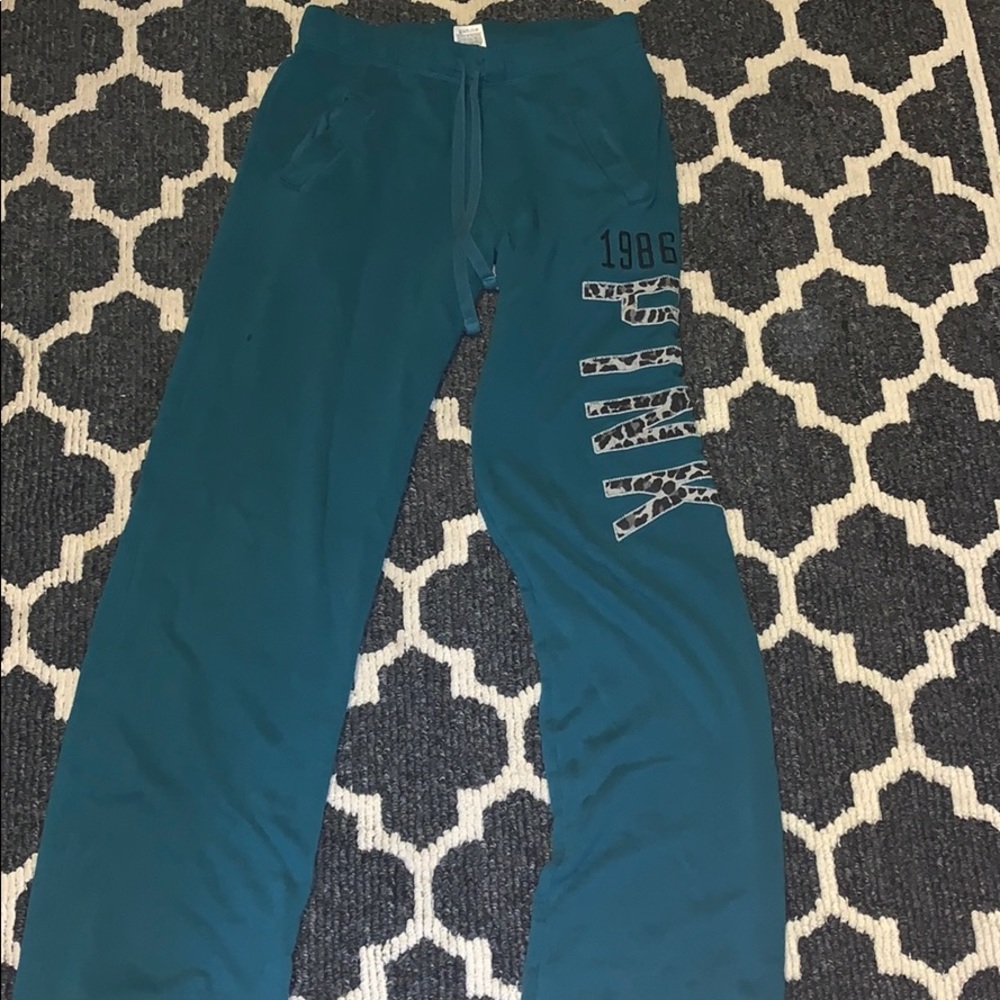 🌵Vs pink cheetah boyfriend pant.